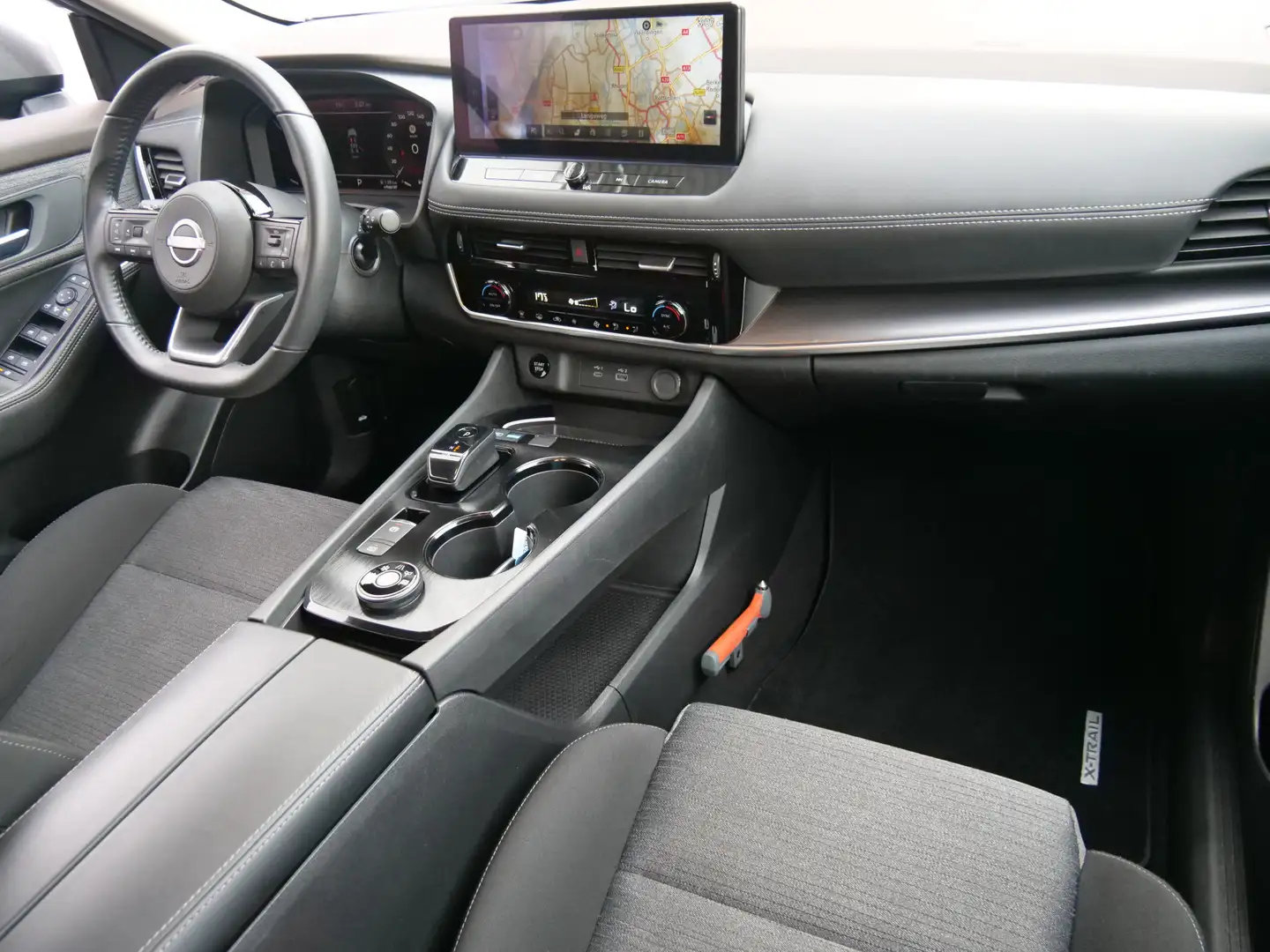 Nissan X-Trail 1.5 e-4orce N-Connecta 4WD 7p. 214 Pk Automaat Nav Grijs - 2