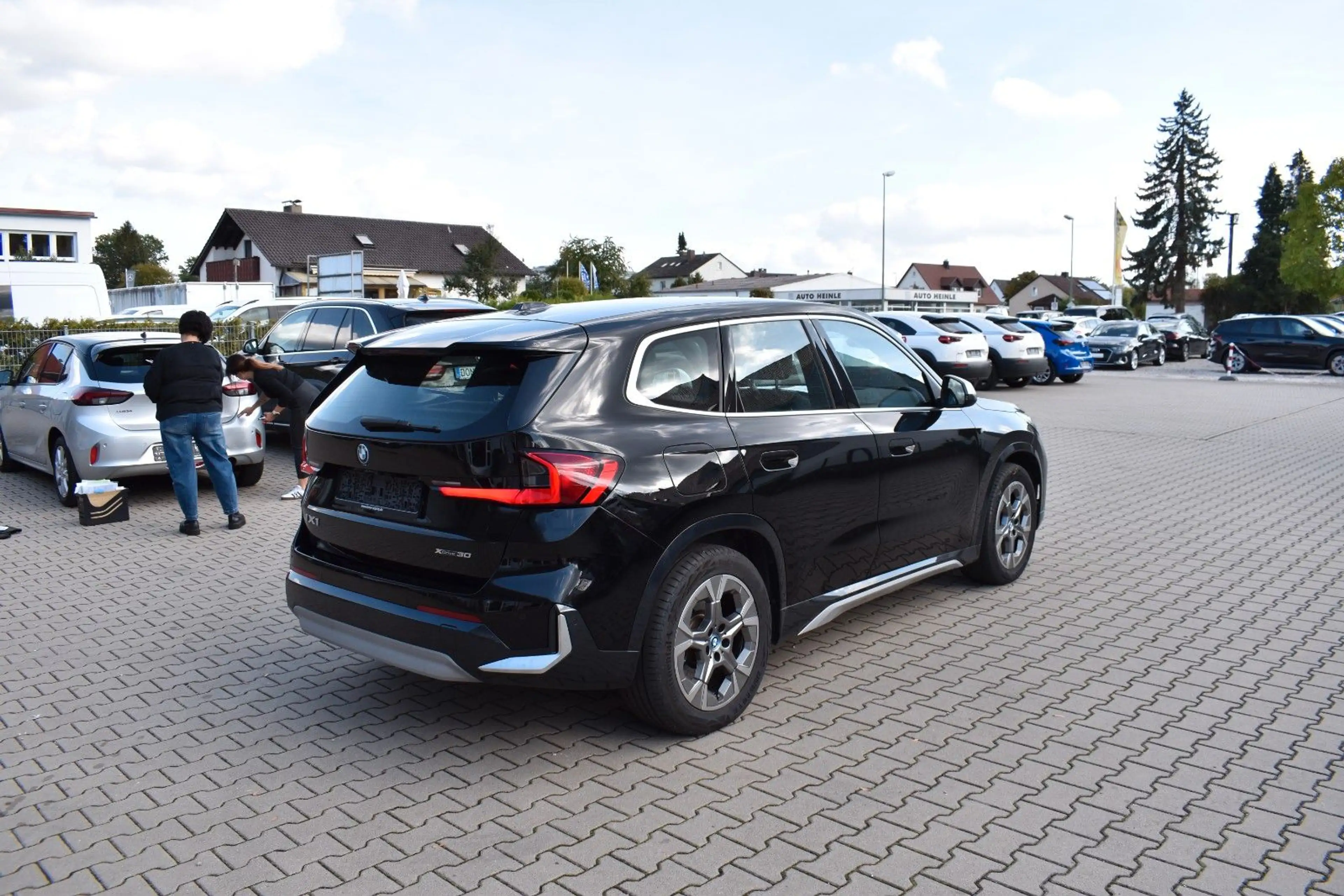 BMW iX1 xDrive30 xLine Navi Keyless Parking Assistan — photo 3