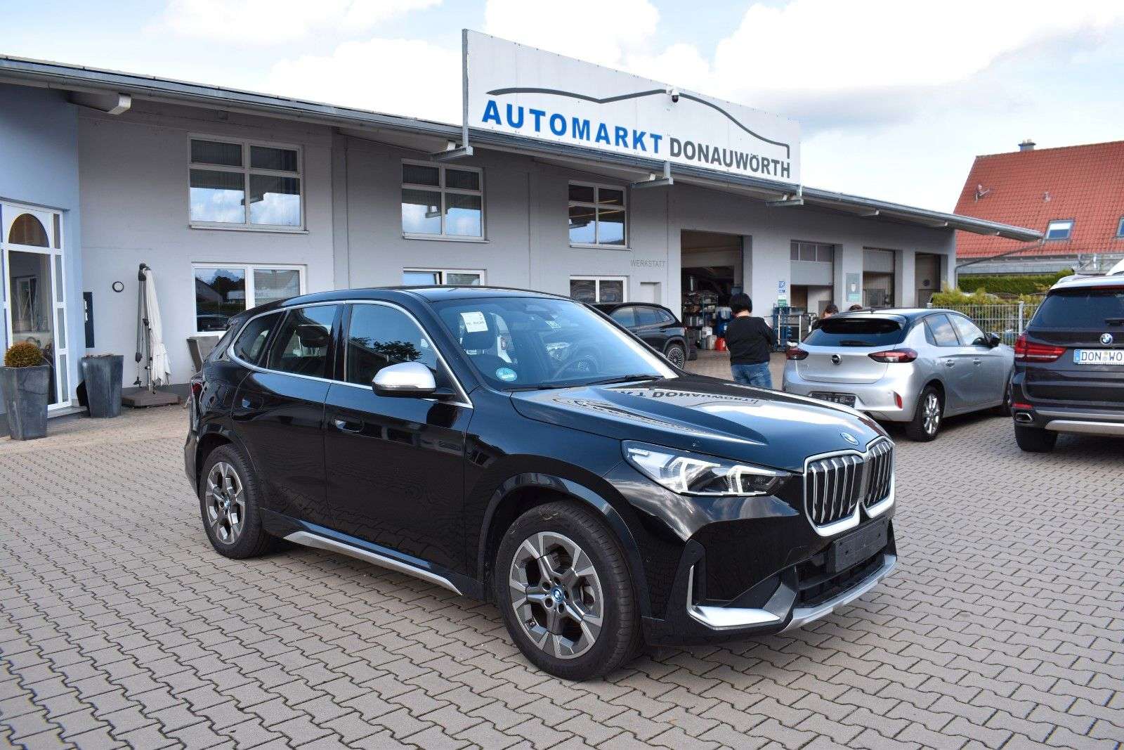 BMW iX1