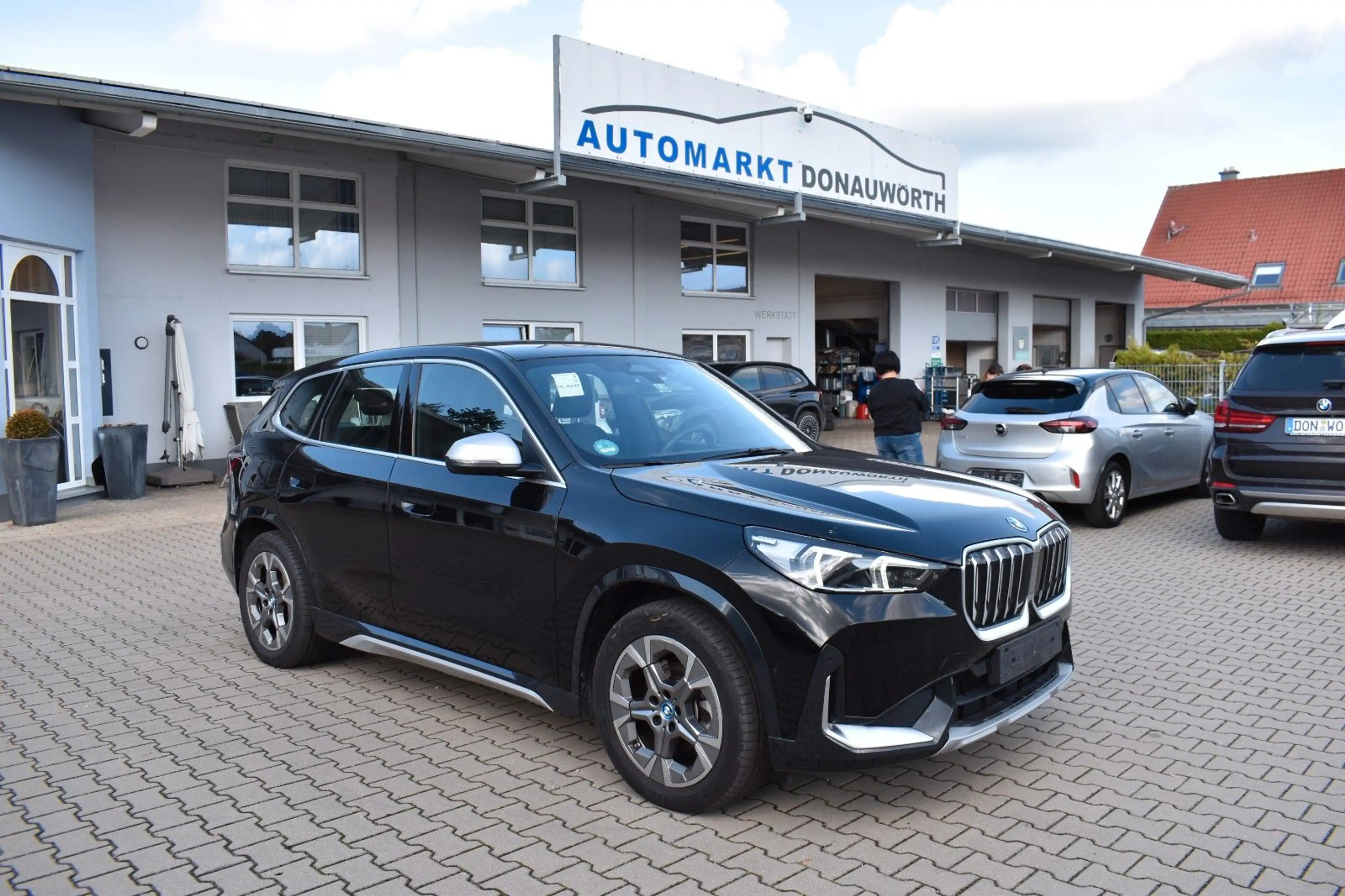 BMW iX1 xDrive30 xLine Navi Keyless Parking Assistan