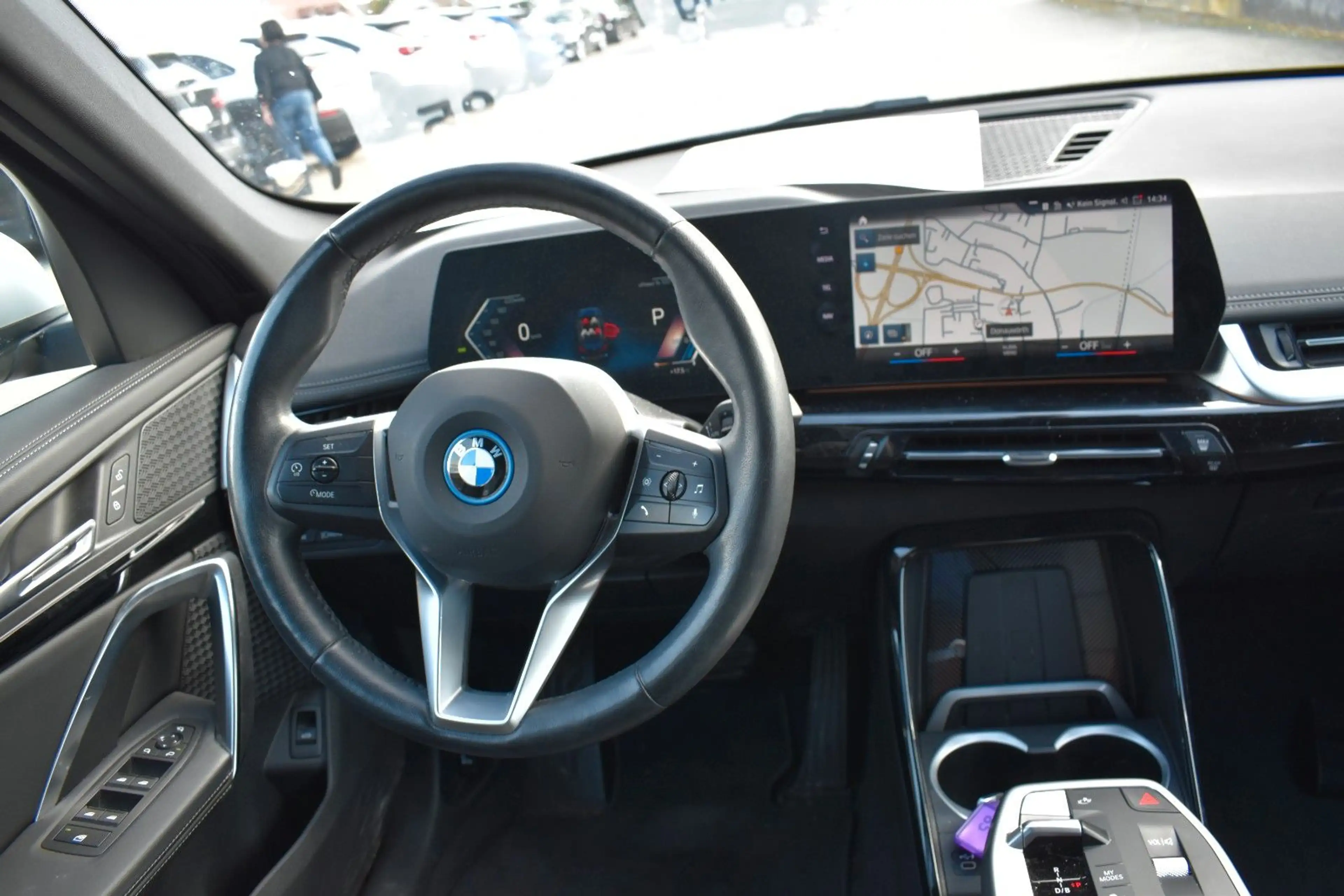 BMW iX1 xDrive30 xLine Navi Keyless Parking Assistan — photo 11