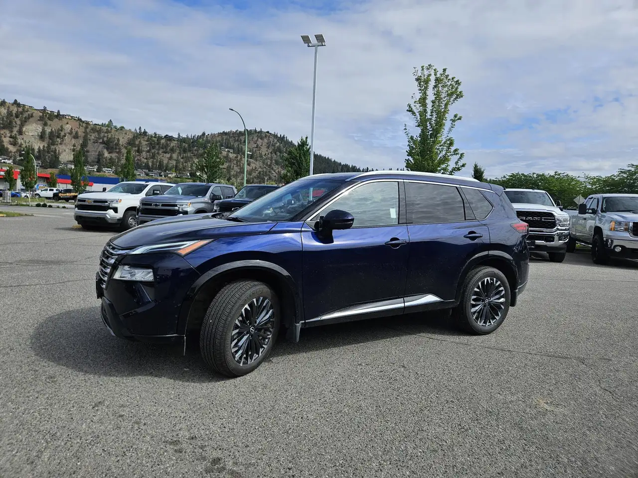 Nissan Rogue снимка Nissan Rogue