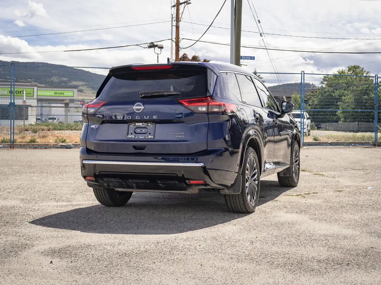 Nissan Rogue снимка Nissan Rogue