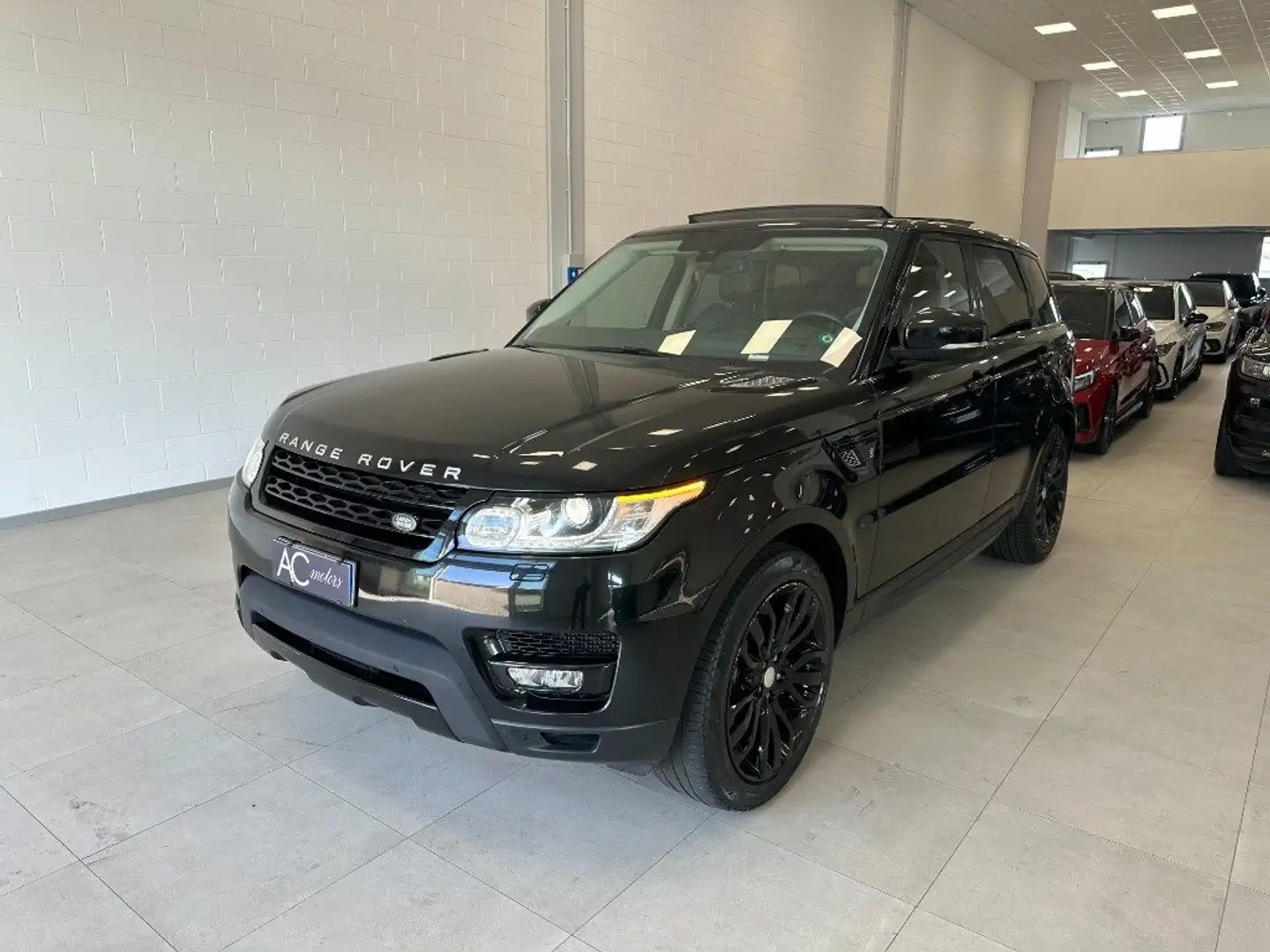 Land Rover Range Rover Sport 3.0 TDV6 HSE Zwart - 2