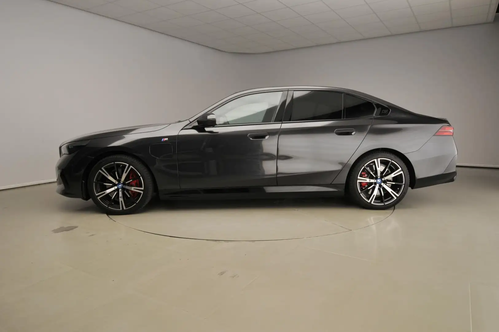 BMW 550 5 Serie Sedan 550e xDrive | M-Sportpakket | LED | Šedá - 2