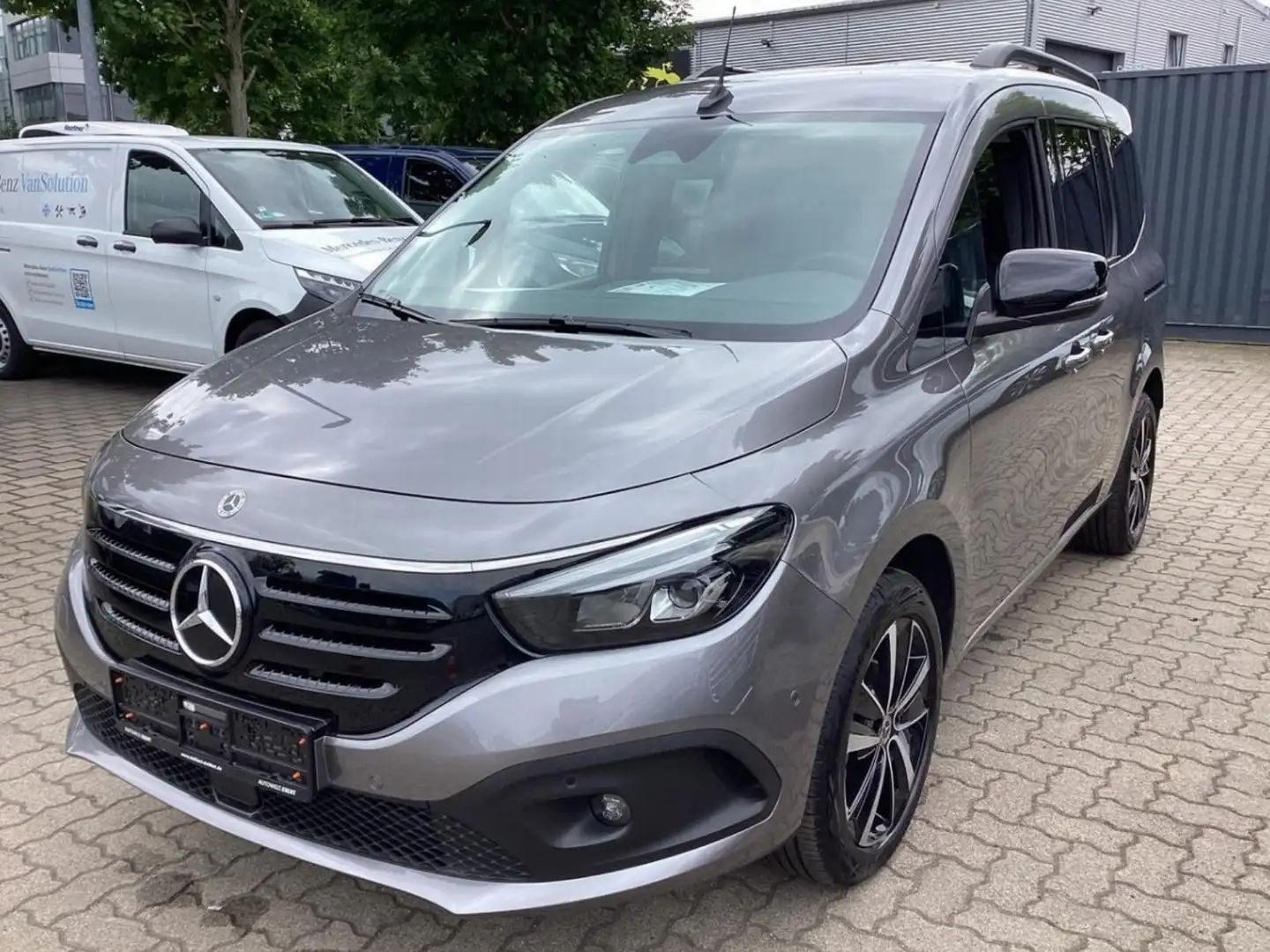Mercedes-Benz EQT 200 Progress AHK NaviPkt WinterPkt KeyGo LED Сірий - 2