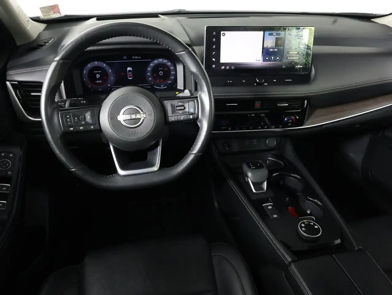 Nissan Rogue снимка Nissan Rogue