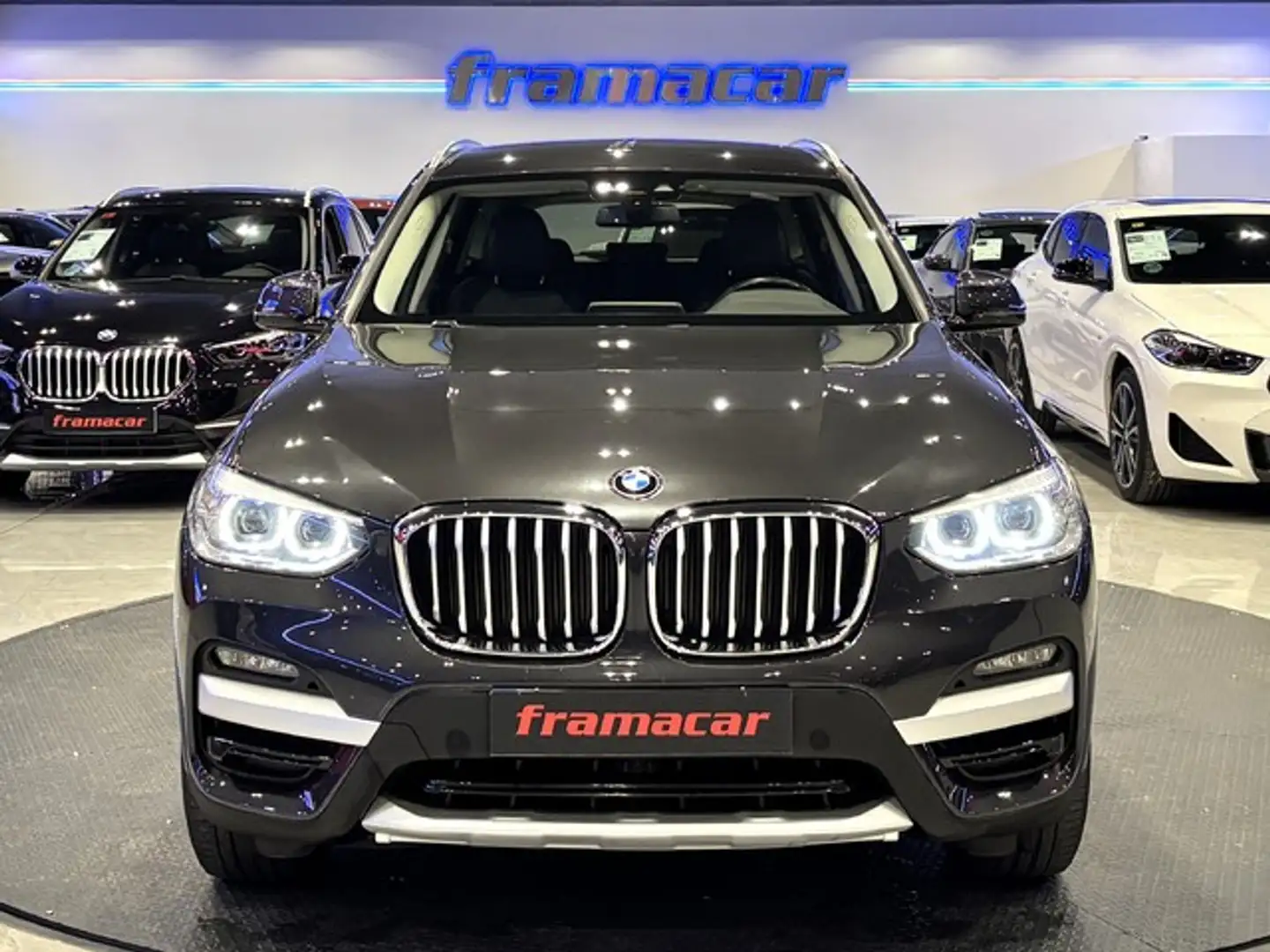 BMW X3 xDrive 20dA Gris - 2
