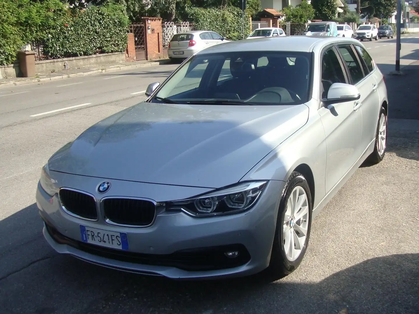 BMW 318 d Touring Business Advantage auto Argento - 2