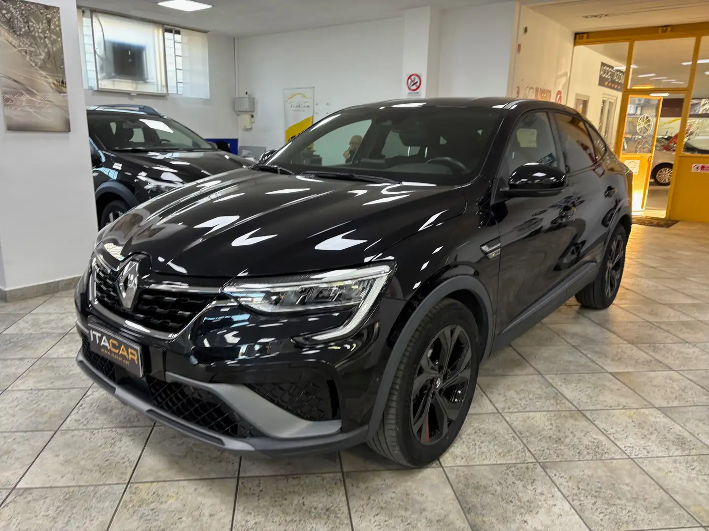 Renault Arkana 1.6 E-Tech full hybrid R.S. Line 145cv IN ARRIVO Noir - 1