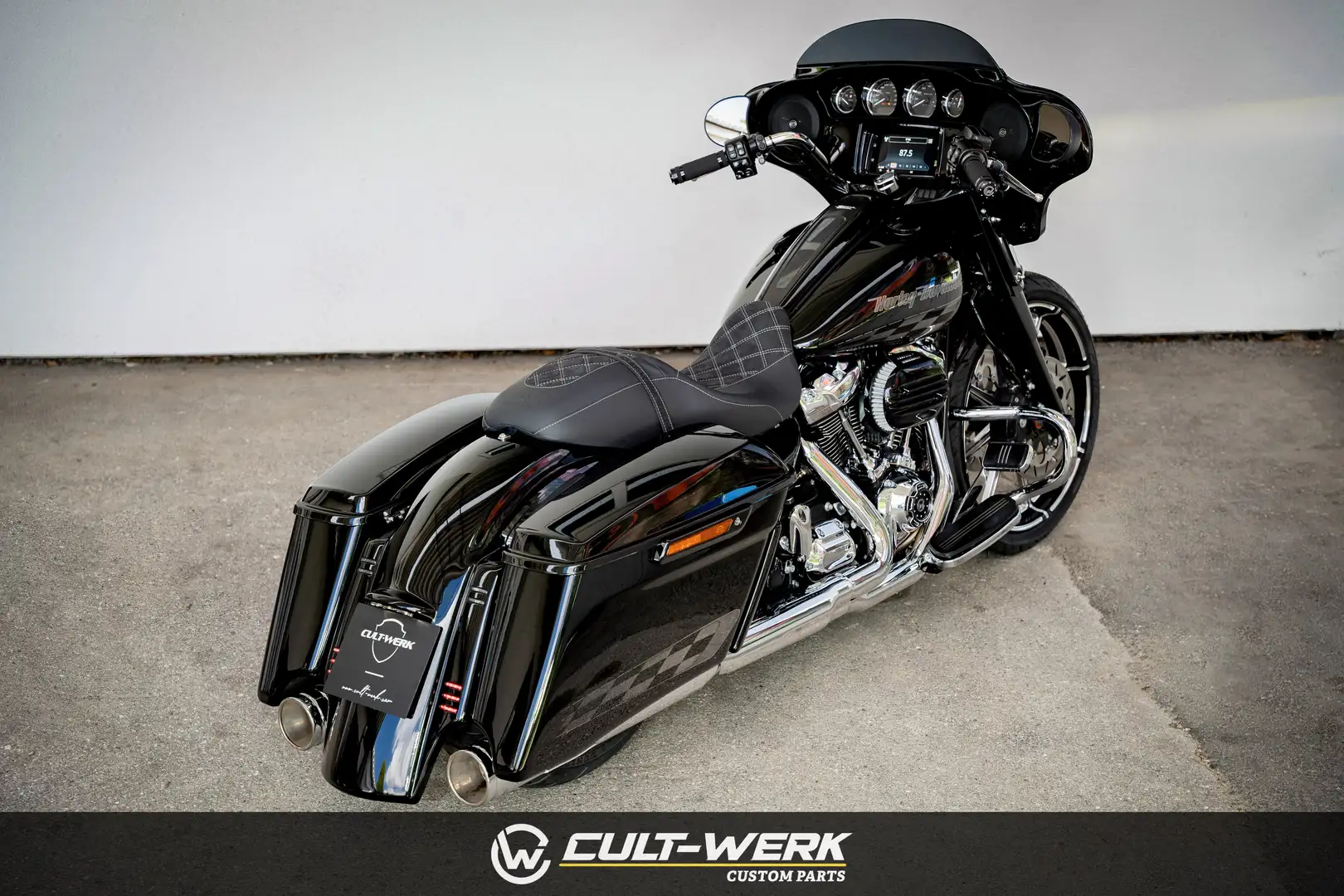 Harley-Davidson Street Glide SPECIAL 21" LUFT KLAPPE - by CULT-WERK Negro - 2