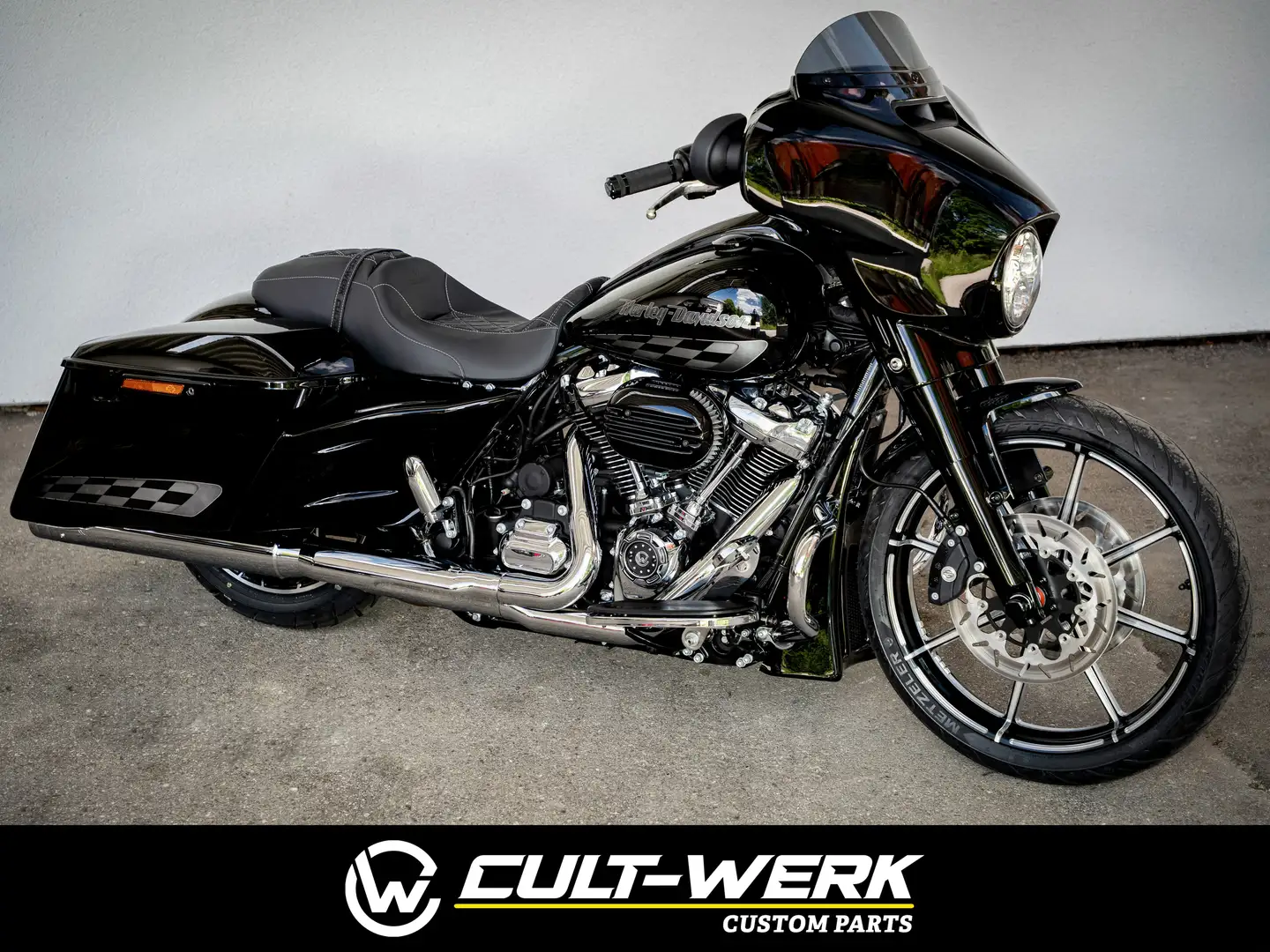 Harley-Davidson Street Glide SPECIAL 21" LUFT KLAPPE - by CULT-WERK Negro - 1