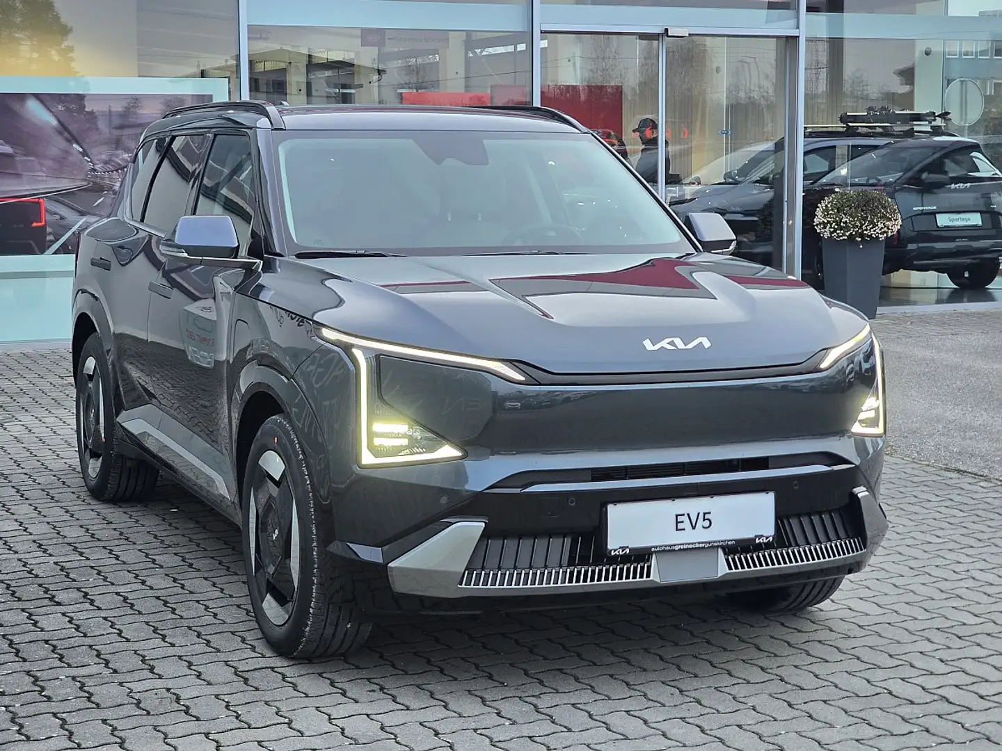 Kia EV5 FWD 81,4kWh FIRST EDITION! Grau - 2
