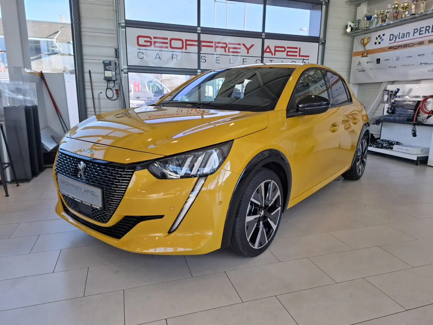 Peugeot 208 GT PACK 1.2 STOP&START 100 EAT8, CUIR, NAVI , CAME Jaune - 1