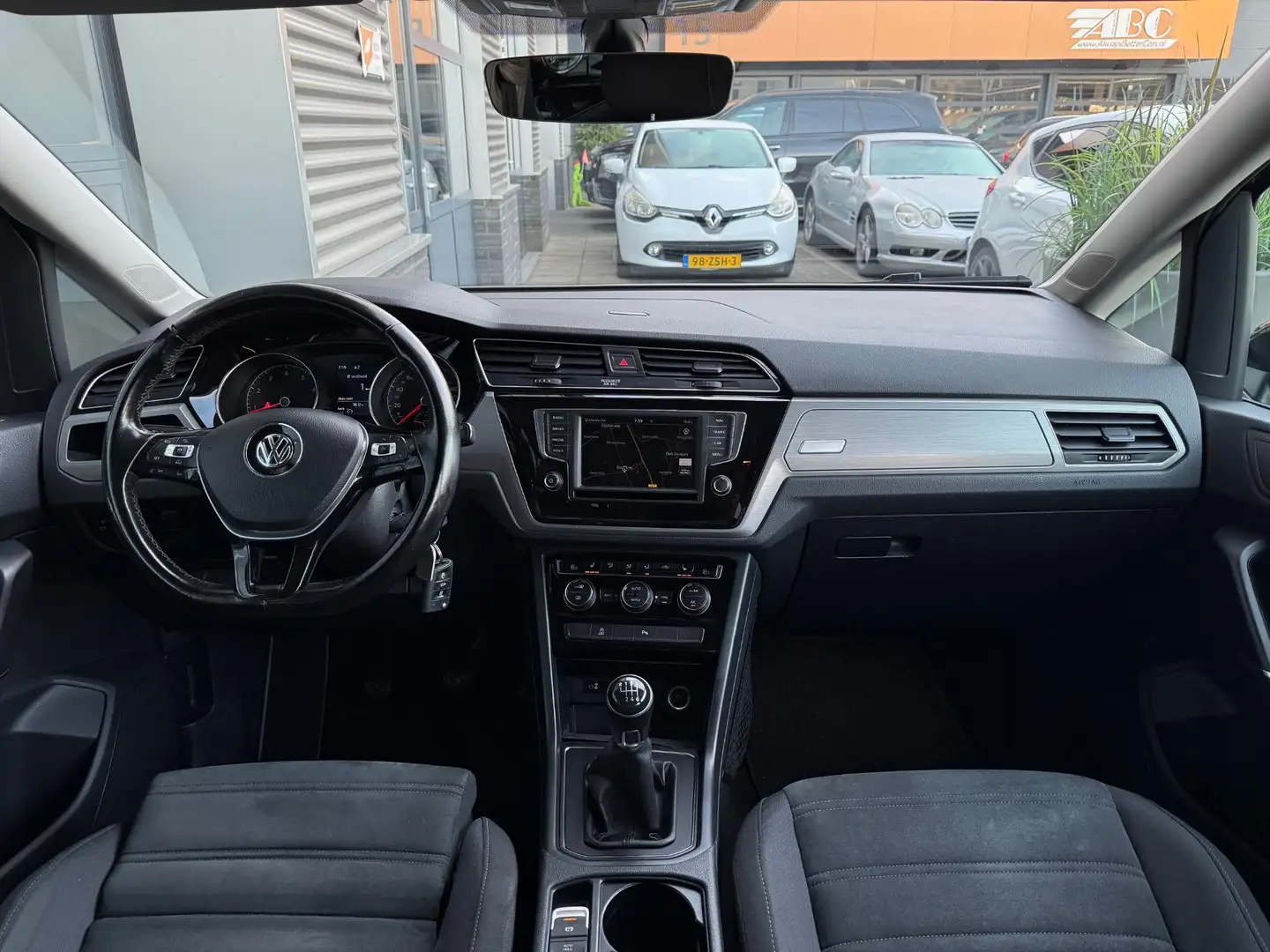 Volkswagen Touran 1.4 TSI Comfortline Business 7p Cruise CarPlay Cam Zwart - 2