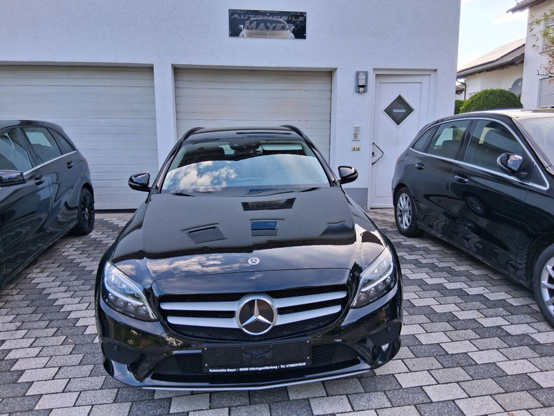 Mercedes-Benz C 220 d T Modell mit AVANTGARDE Motorhaube