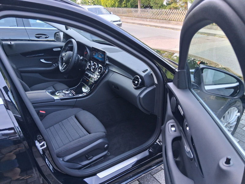 Mercedes-Benz C 220 d T Modell mit AVANTGARDE Motorhaube — photo 9