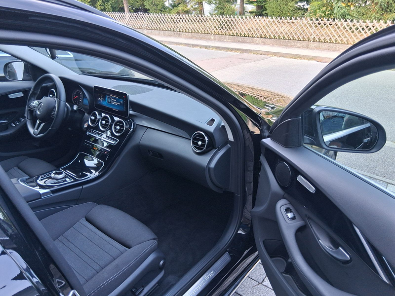 Mercedes-Benz C 220 d T Modell mit AVANTGARDE Motorhaube — photo 10