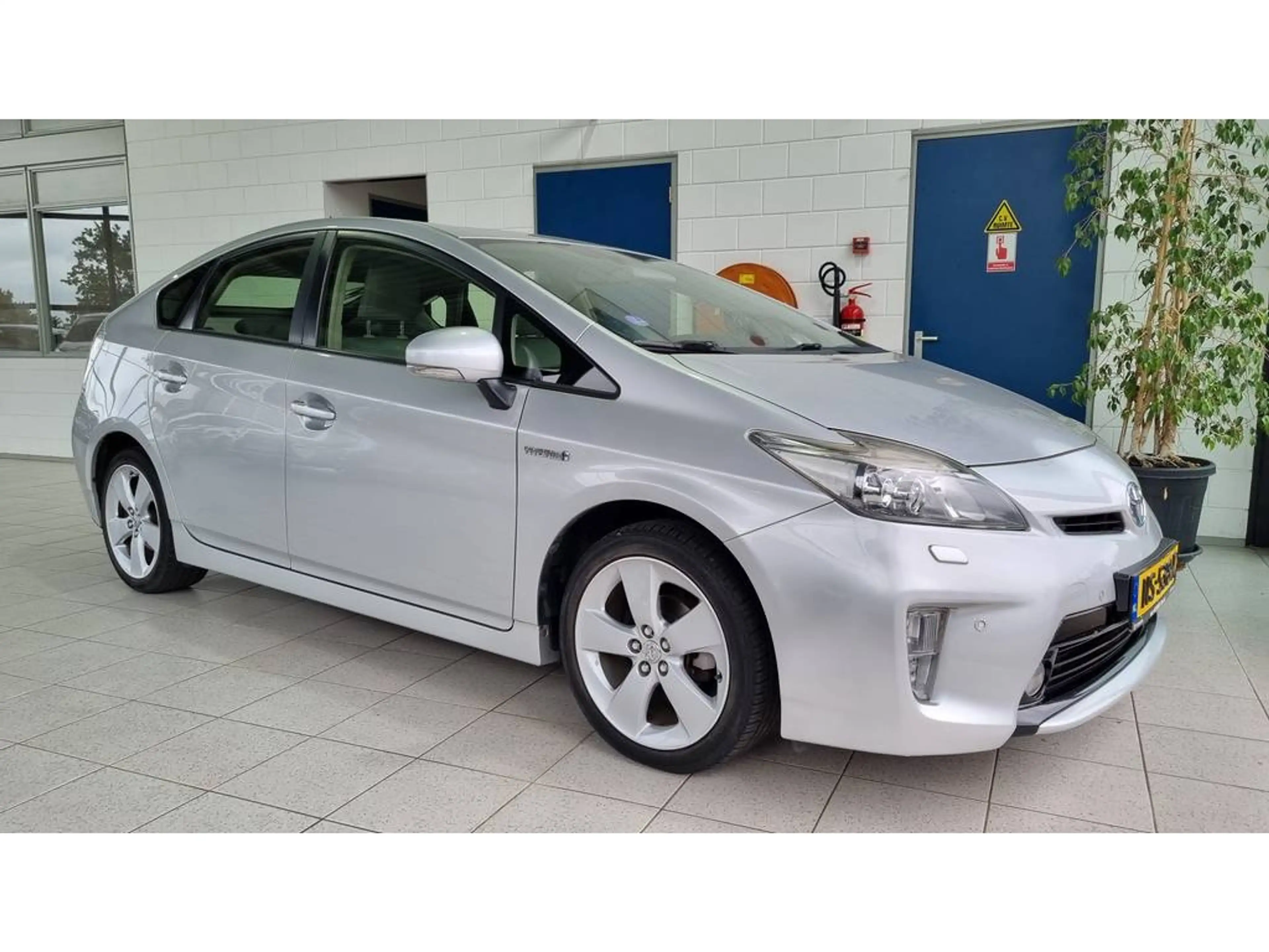 Toyota Prius 1.8 Dynamic Business | JBL | Keyless entry | Navi — photo 27
