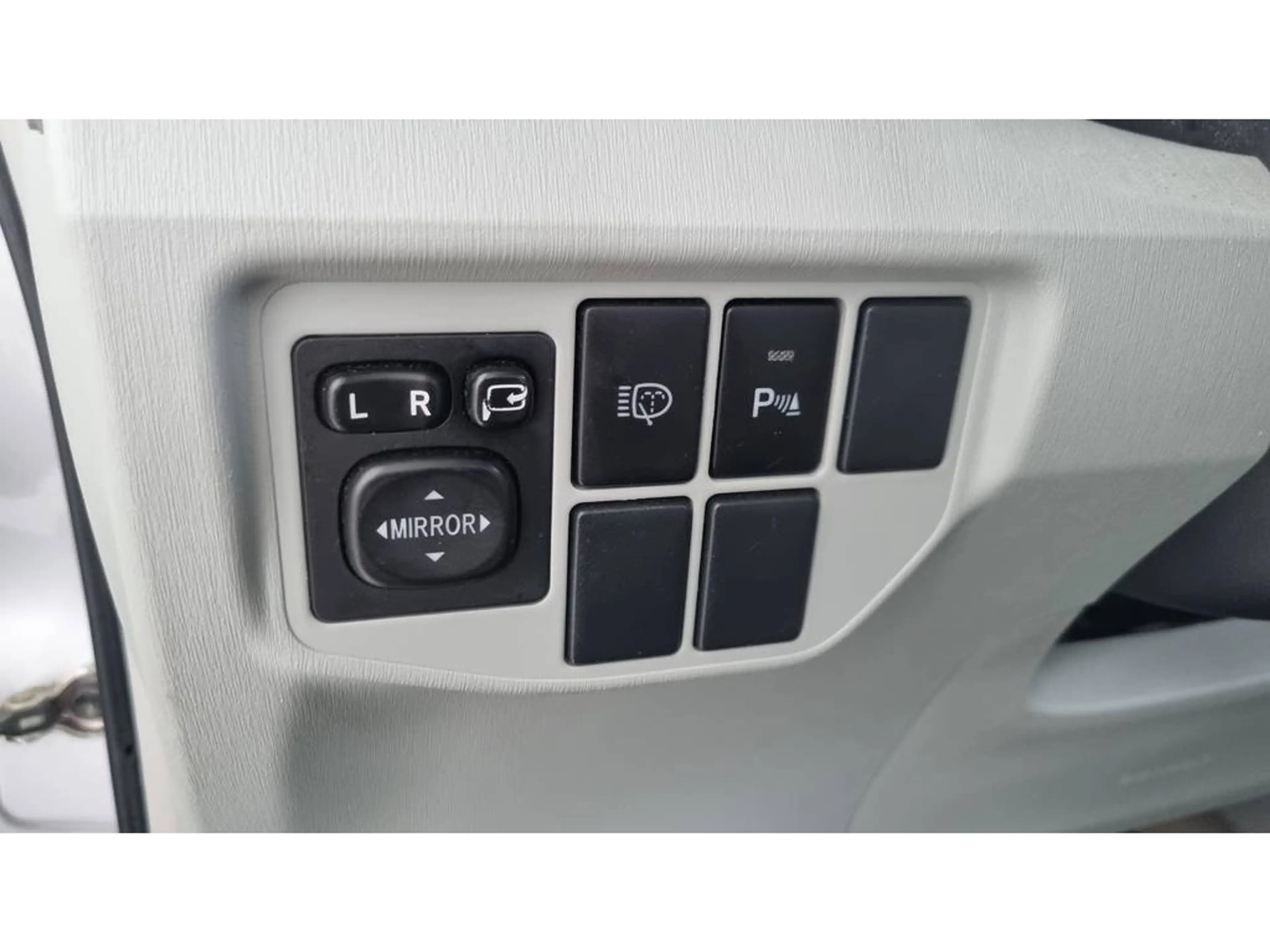 Toyota Prius 1.8 Dynamic Business | JBL | Keyless entry | Navi — photo 10