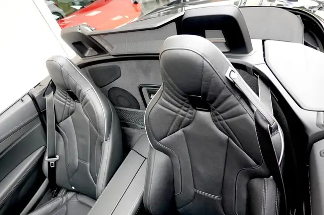 BMW Z4 view 9
