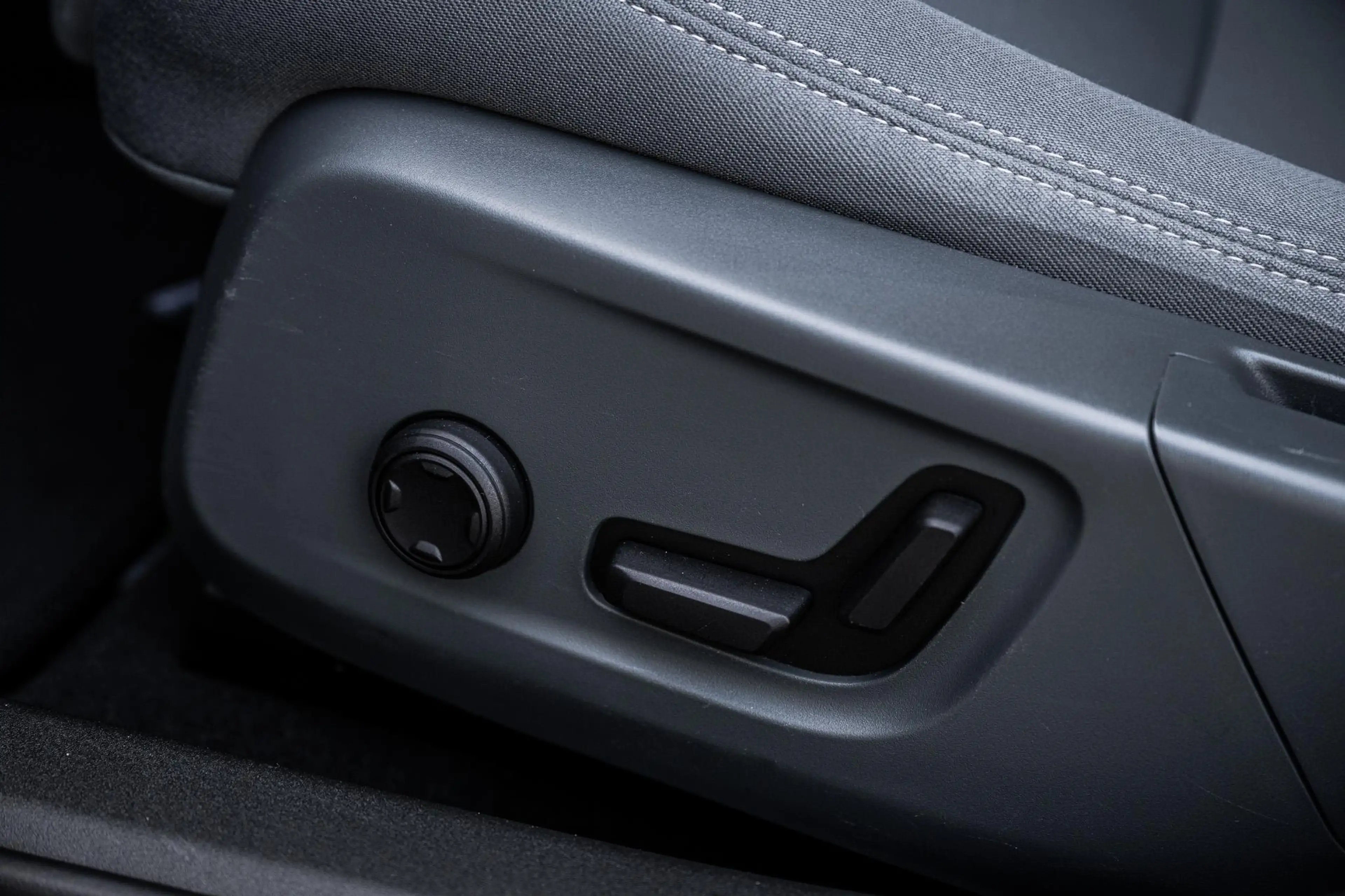 Polestar 2 Long Range Dual Motor Launch Edition 78kWh | Perfo — photo 7