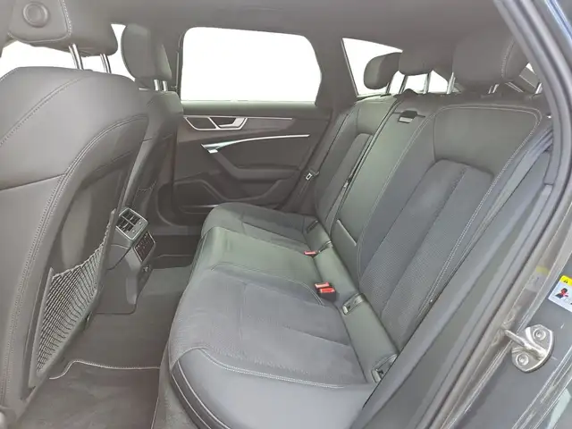 Audi S6 view 10