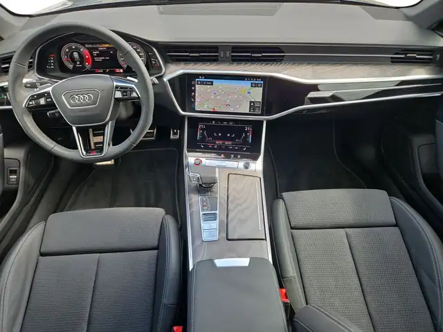 Audi S6 view 8
