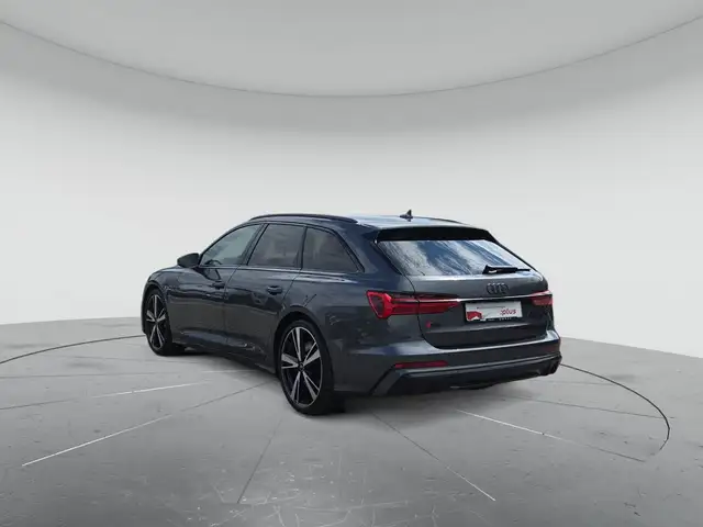 Audi S6 view 3