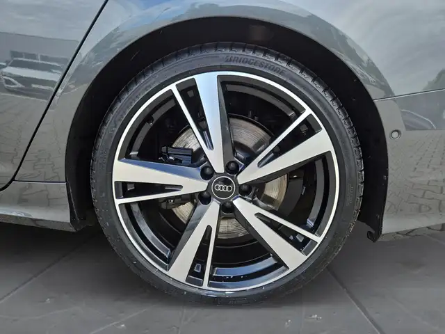 Audi S6 view 15