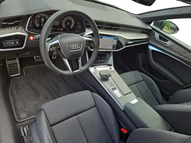 Audi S6 view 4
