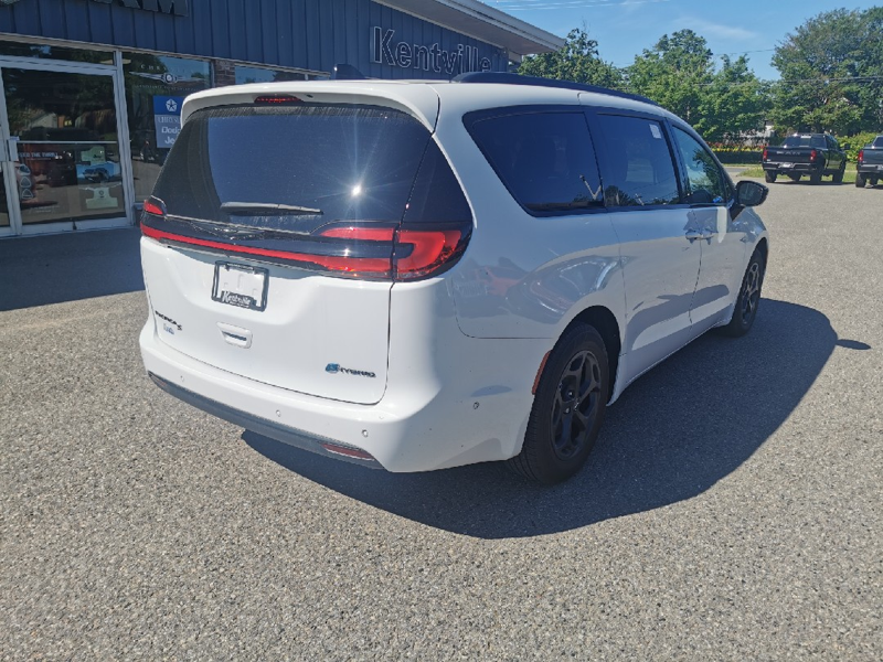 2024 Chrysler Pacifica Hybrid