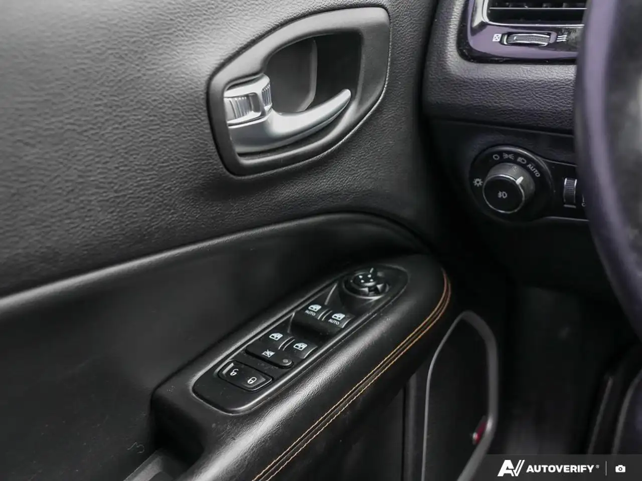 Jeep Compass снимка Jeep Compass