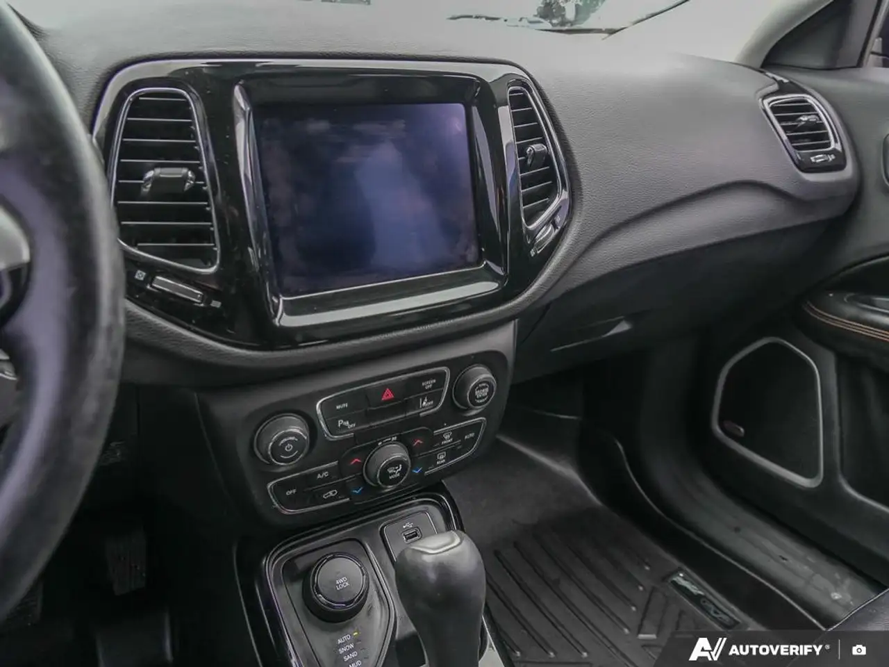 Jeep Compass снимка Jeep Compass