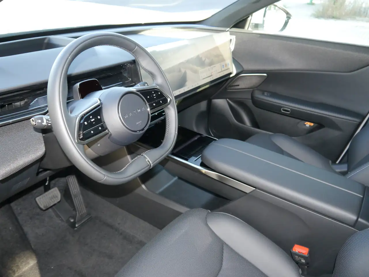 Mazda CX-6e Takumi bis zu 464 Kilometer 26,45 Zoll großes Infotainment-Display bietet bis zu 1434 Liter, миниатюра 16