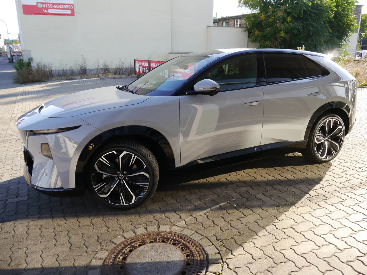 Mazda CX-6e Takumi bis zu 464 Kilometer 26,45 Zoll großes Infotainment-Display bietet bis zu 1434 Liter, миниатюра 2