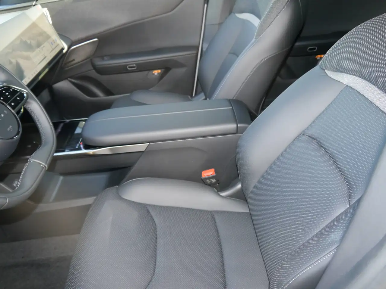 Mazda CX-6e Takumi bis zu 464 Kilometer 26,45 Zoll großes Infotainment-Display bietet bis zu 1434 Liter, миниатюра 17