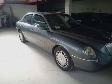 Thesis 3.0 V6 24v Emblema auto