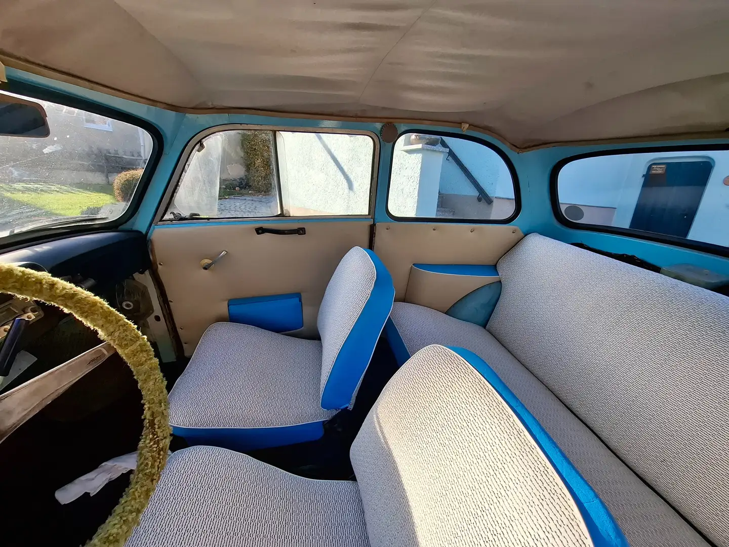Trabant P60 Blau - 2