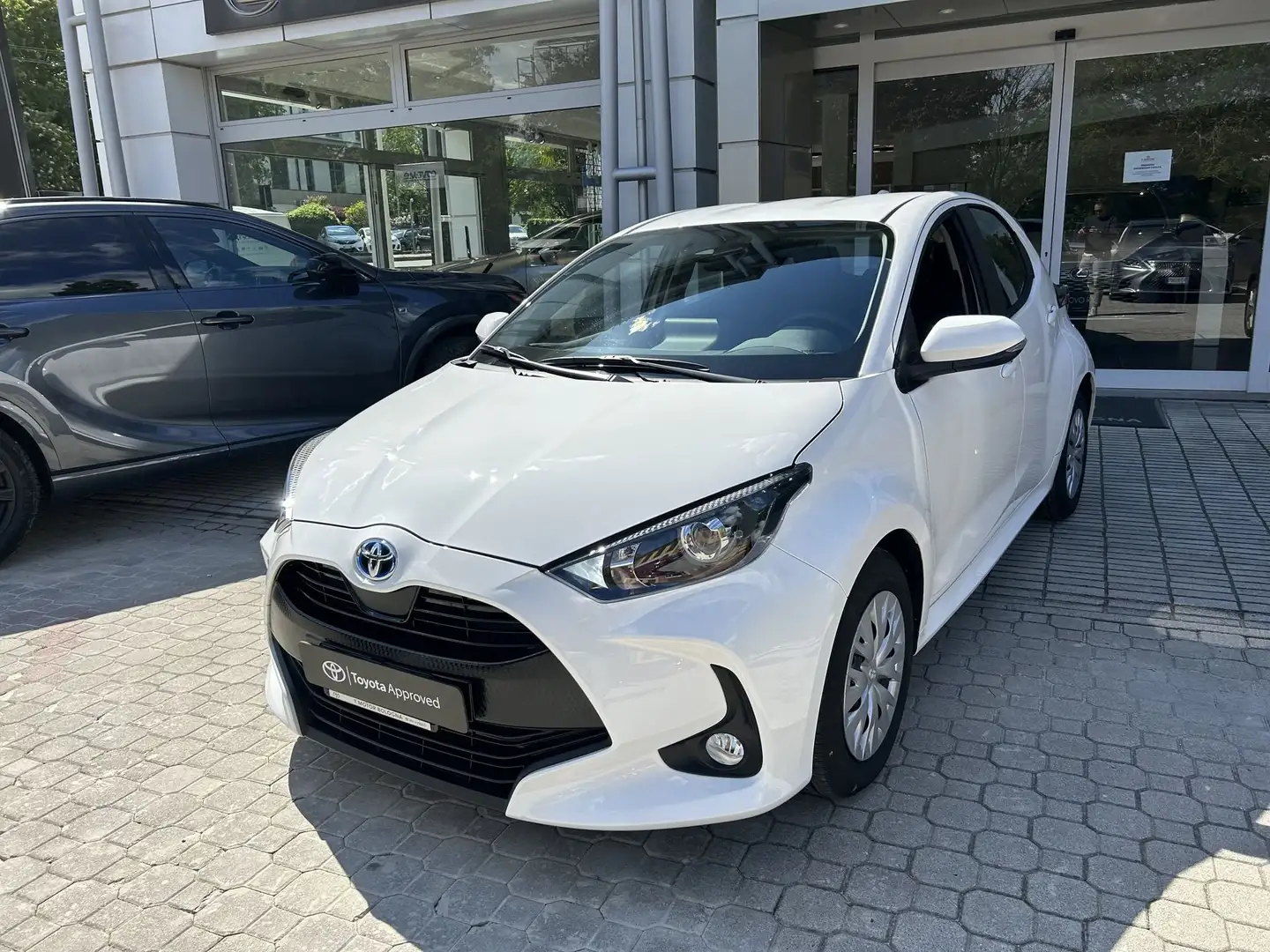 Toyota Yaris 1.5 Hybrid 5 porte Business - 1