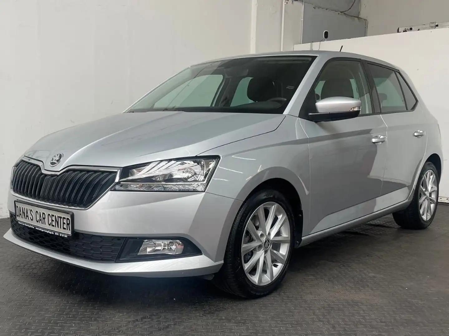 Skoda Fabia 1.0 TSI Ambition Silber - 1