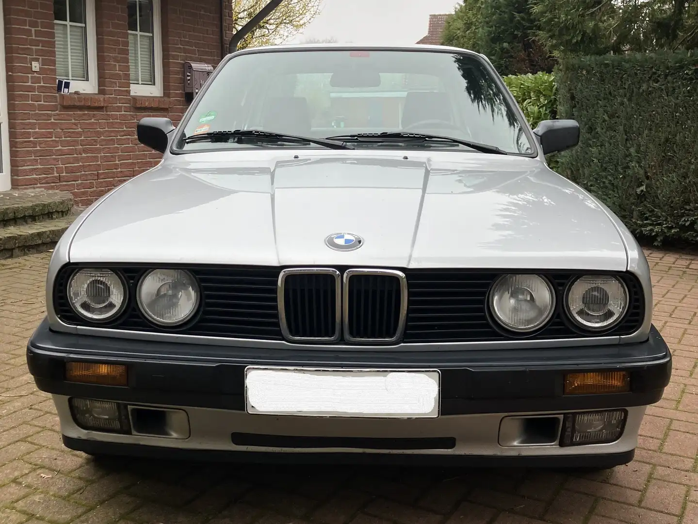 BMW 320 320i e30 6 Zyl. Schiebed. Anhk. 4-türig, Tüv Argent - 1
