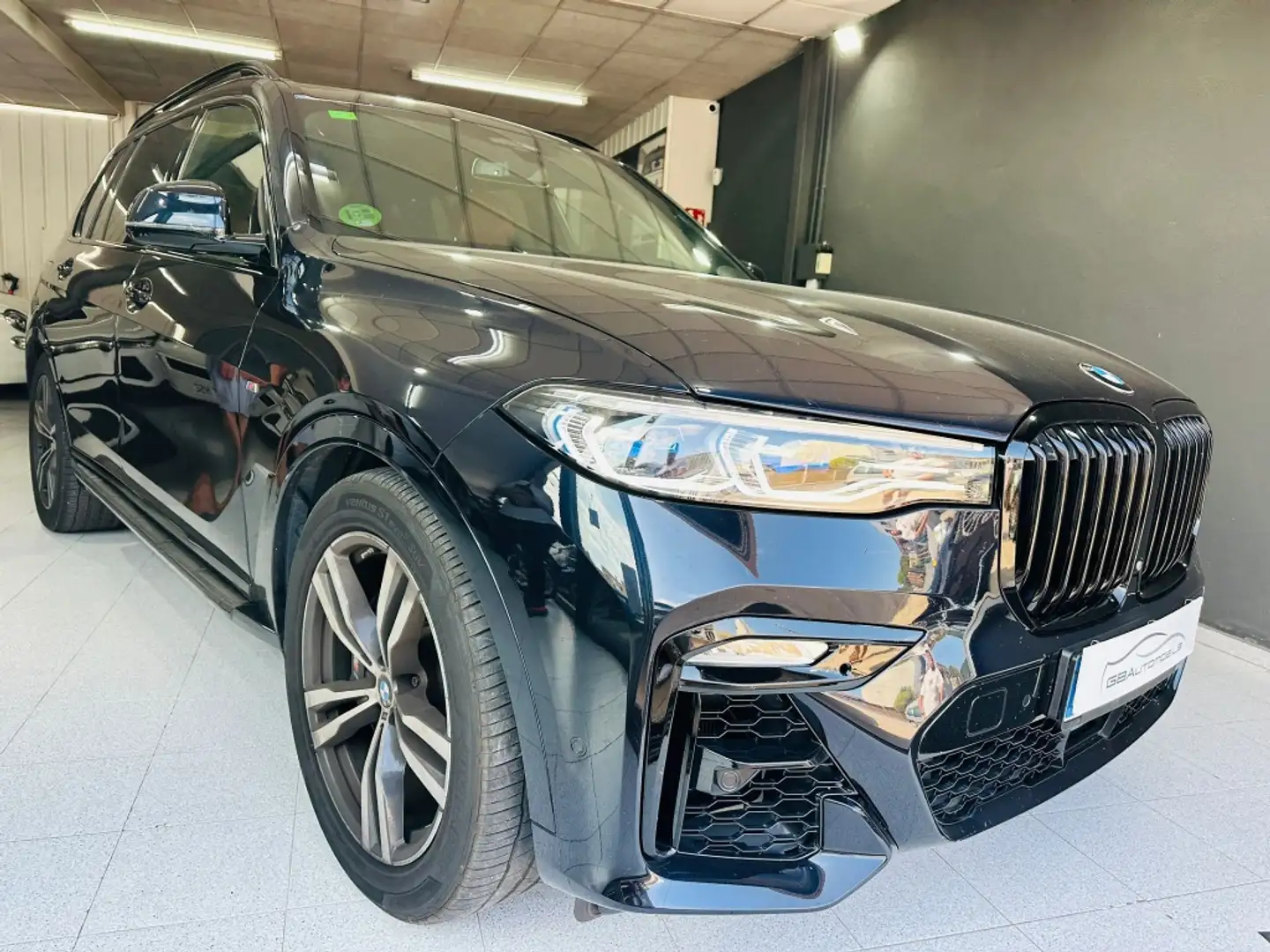 BMW X7 xDrive 30dA Noir - 1