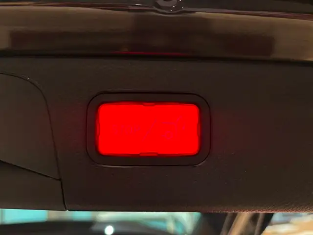 Mercedes-Benz GLC view 14
