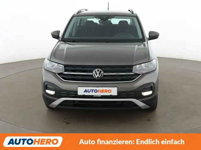 Volkswagen T-Cross view 9
