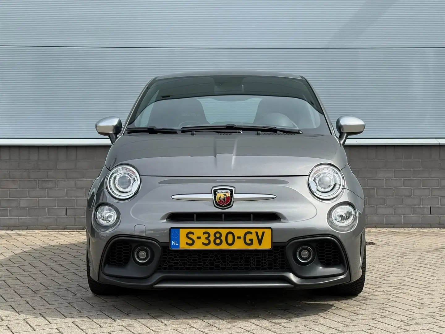 Abarth 595 Turismo 1.4 T-Jet 165pk Automaat 70th Anniversary Parkeers Gri - 2