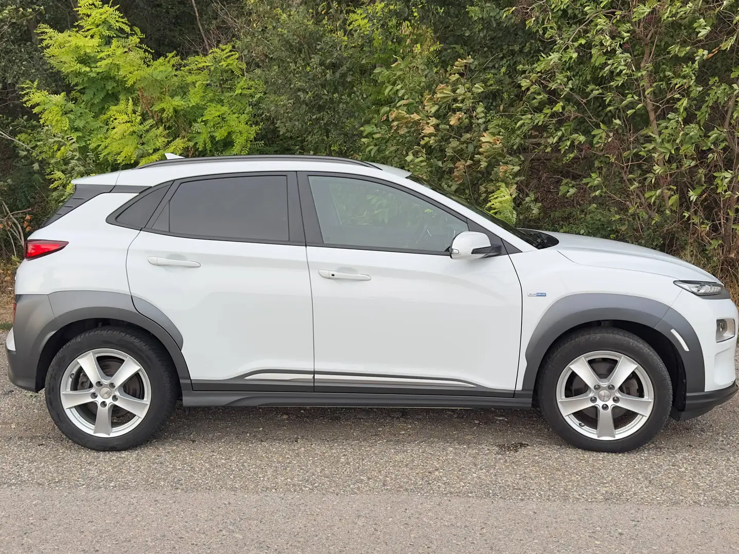 Hyundai KONA Kona Elektro 64kWh Level 5 Level 5 Weiß - 1