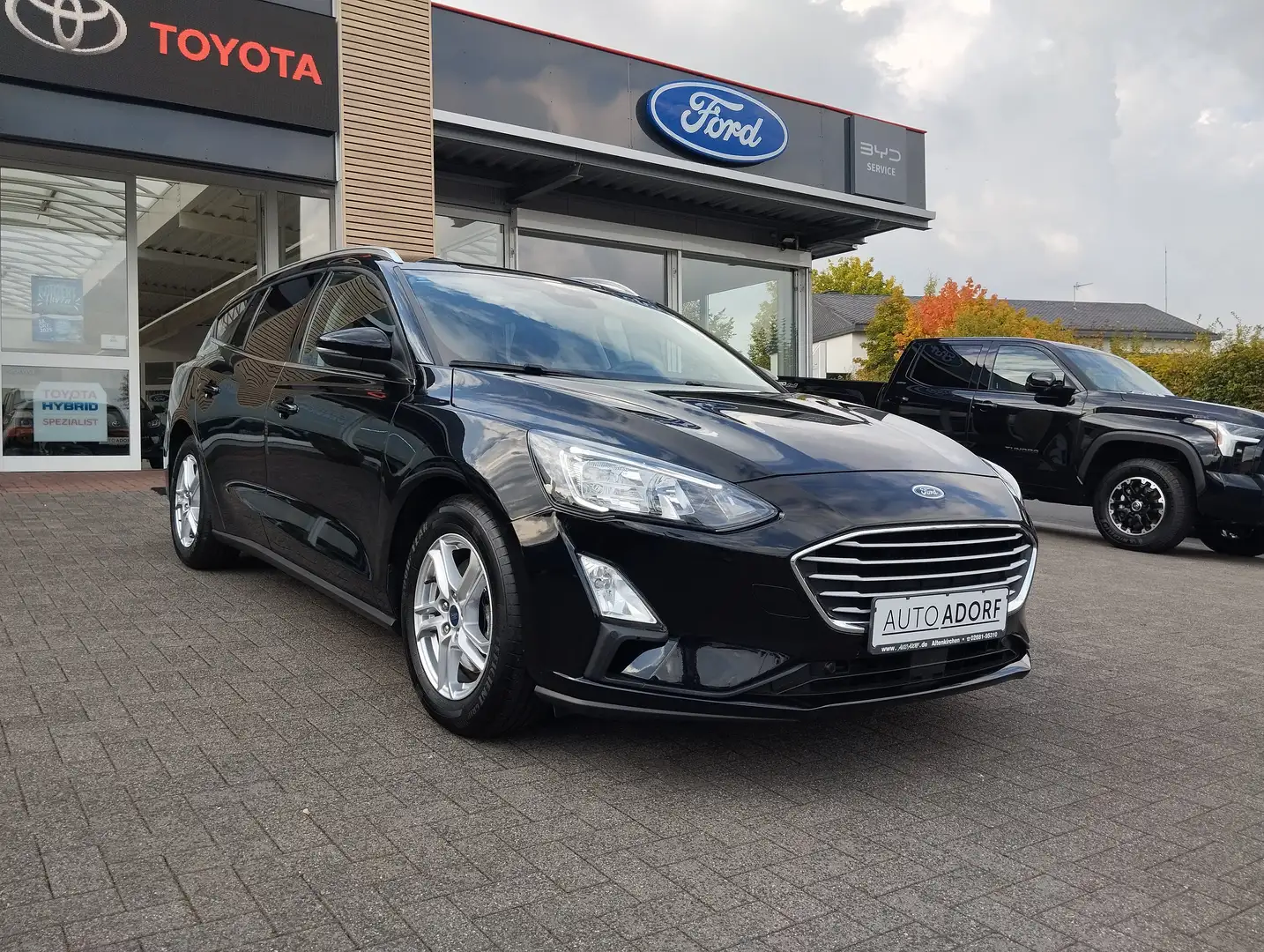 Ford Focus Focus Turnier 1.0 EcoBoost Hybrid COOL&CONNECT Schwarz - 1