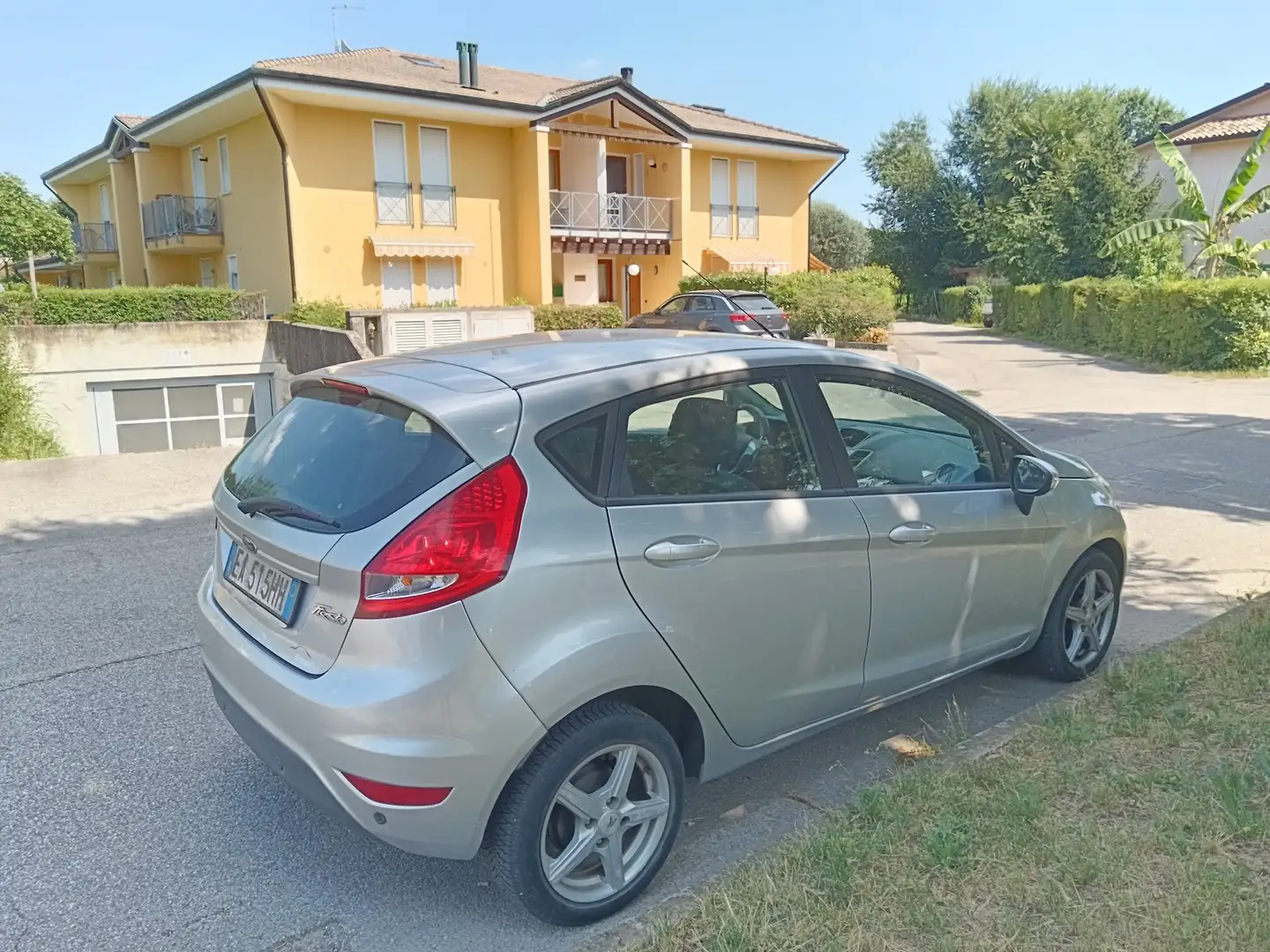 Ford Fiesta 5p 1.4 16v Titanium Gpl - 2