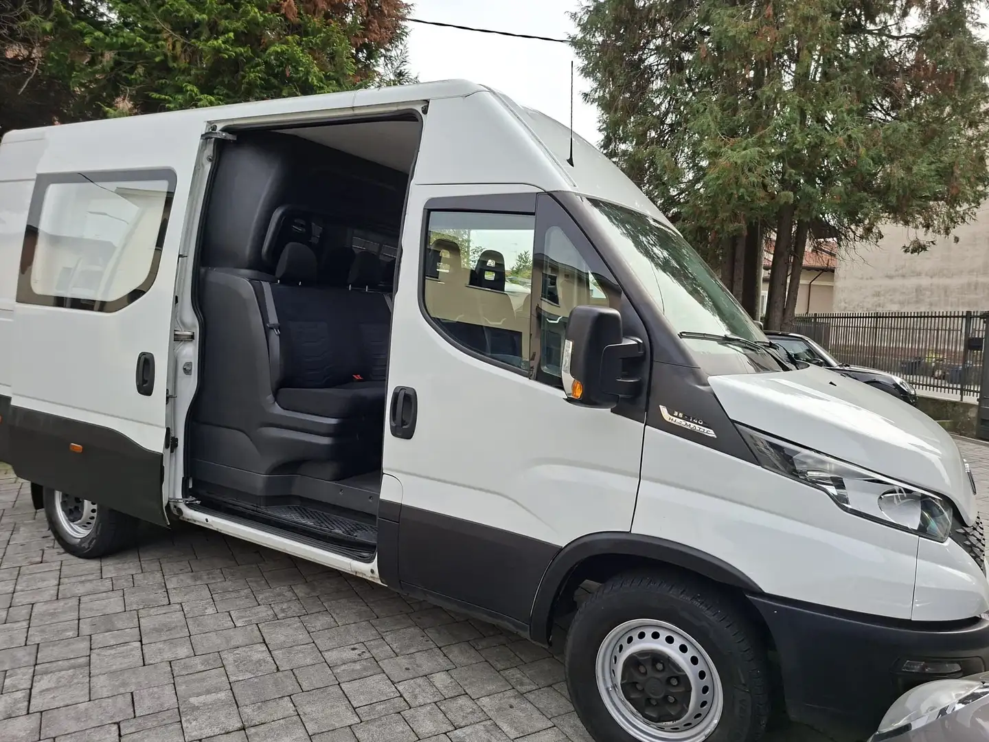 Iveco Daily 35-140 HI-MATIC 2.3 MTJ MIXTO 6 POSTI Bianco - 2